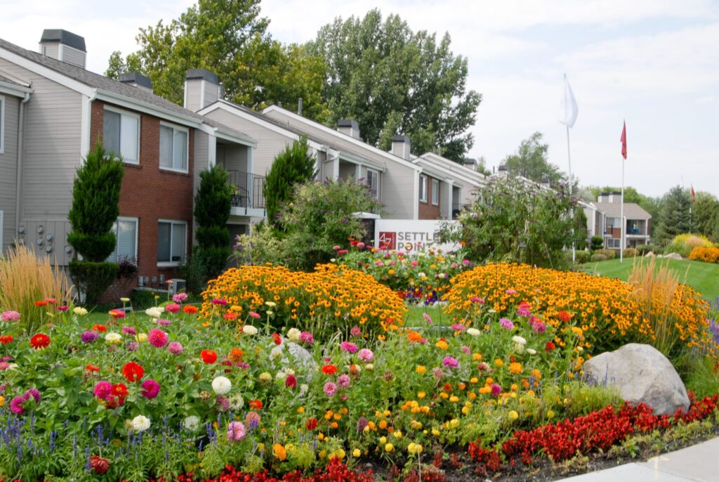 Budgeting Factors to Consider for Commercial Landscape Service 5 Commercial landscape service Salt Lake City