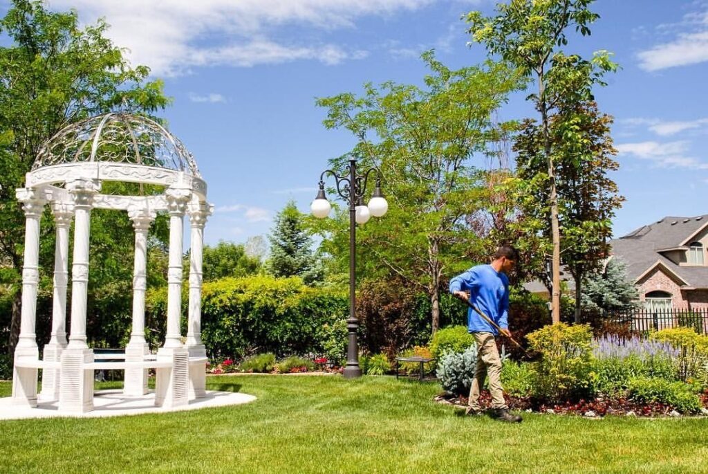 Summertime Tree and Shrub Care Tip Sheet 10 Tree and shrub care West Jordan, UT