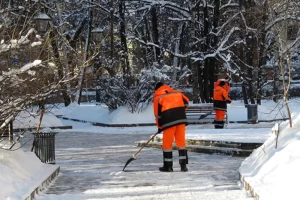 Complete Guide for Snow Removal Contracts complete guide to snow and ice removal contracts