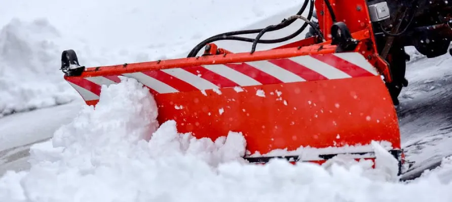 Complete Guide for Snow Removal Contracts 1 services included in snow and ice management