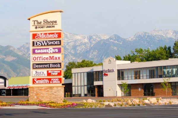 shopping center landscape maintenance in utah